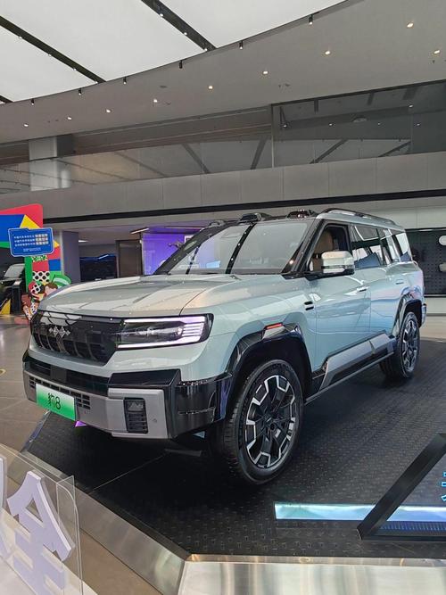 惠州45比亚迪方程豹硬派越野的爆款，英菲尼迪35周年与你共成长